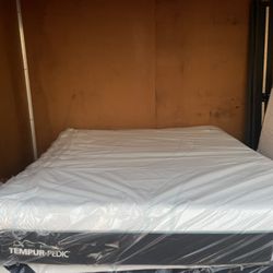 Brand New Queen Size 12” Tempur Pedic Pro Adapt Medium Firm Mattress!!