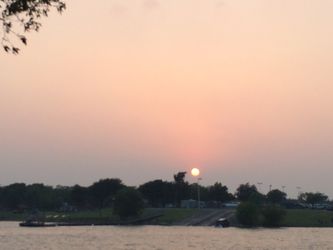 Casa de 3 dormitorios y 2 baños en alquiler. En la esquina de Centerville y Northwest Hwy.