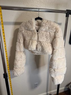 SHEIN Ivory Faux Fur Cropped Jacket – Size M