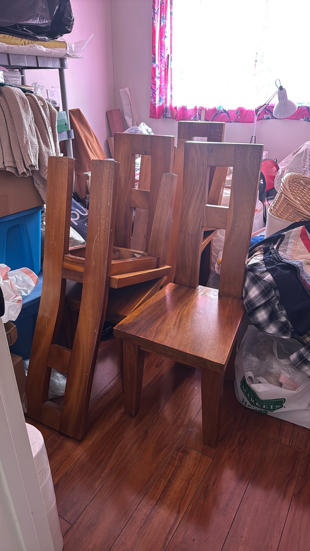 5 Dinning Table Chairs
