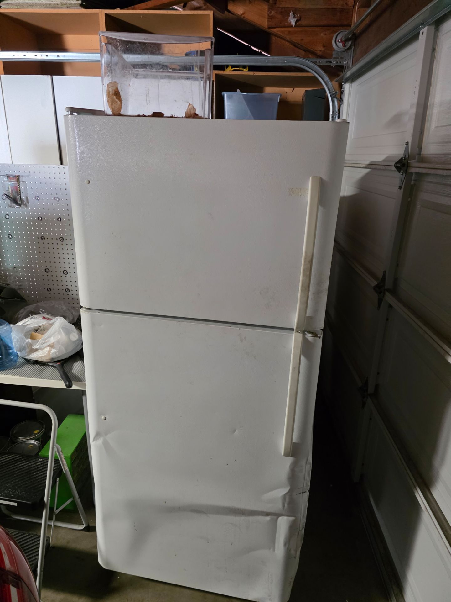 Free refrigerator/freezer -Cosmetic door damage