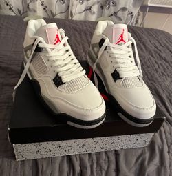 New Jordan Retro 4 Size 10 Men & 11.5 Women