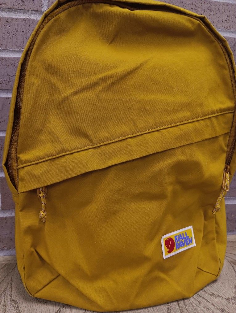 Fjällräven "Acorn" 16L Vardag 16 Laptop Bag (Fjallraven Hiking Backpack)