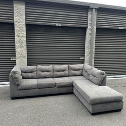 Gray sectional Couch (FREE DELIVERY!)