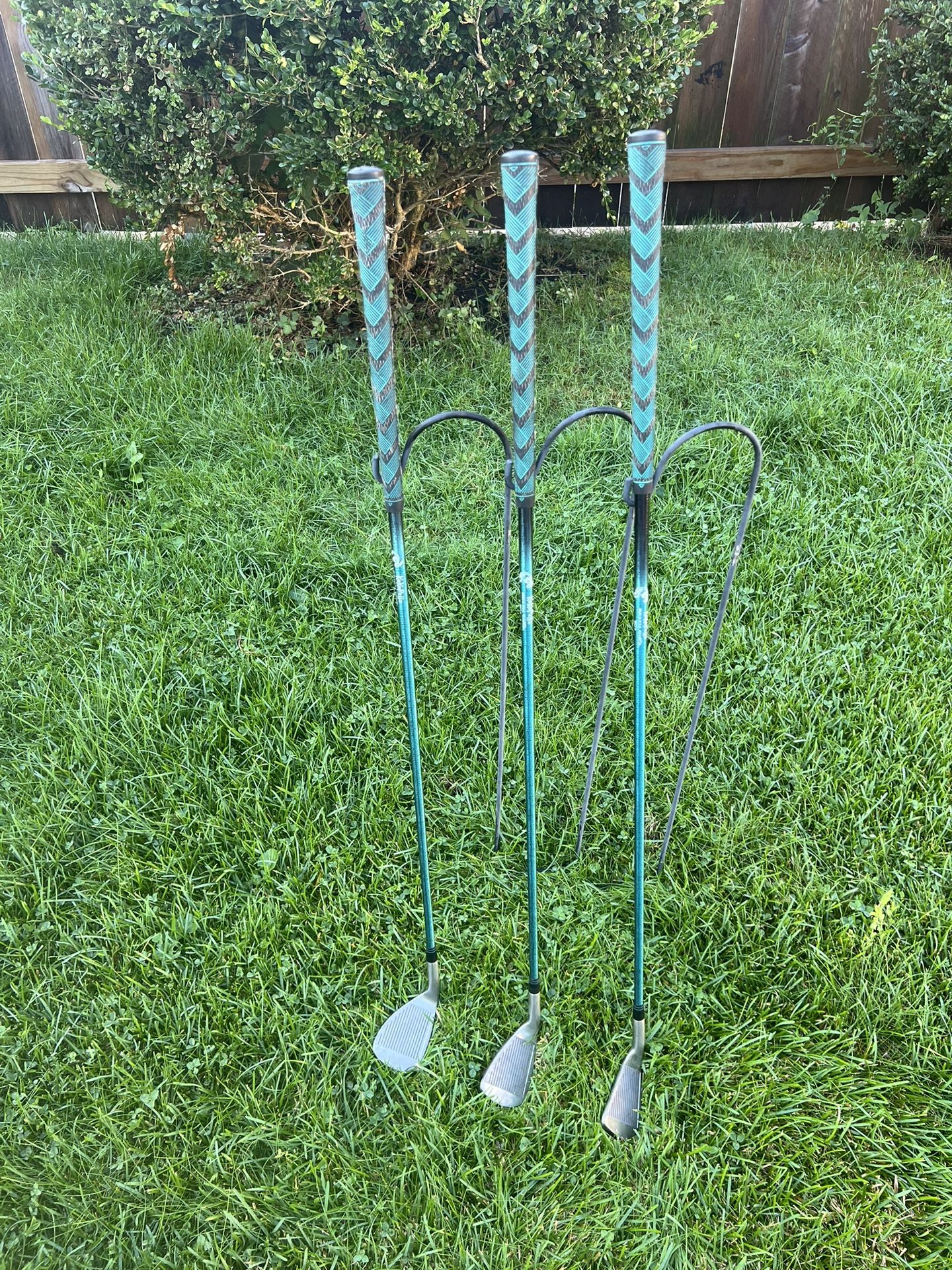 Ladies RH 7, 9, PW - LIKE NEW !!