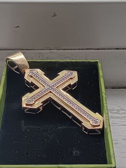 10k gold cross with natural diamonds