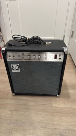 Vintage  ampeg- G-100 solid  state guitar combo amplifier from 1970