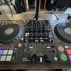 Pioneer DDJ-1000SRT (Serato DJ Controller) + Travel Case | Ready to Gig