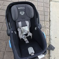 Uppa Baby Mesa Infant Carseat 