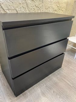 Dark Brown 3-Drawer Dresser - Local Delivery Available for an Additional Fee - See My Other Items😎