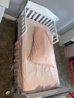 Free White Toddler Bed