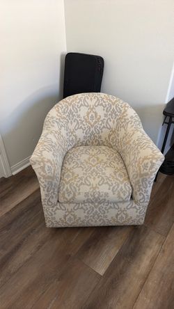 Barrel chair