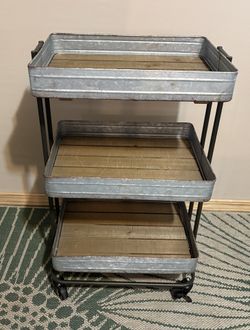 Industrial rolling storage cart