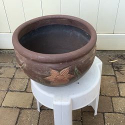 Flower Pot Terra Cotta 10“ Tall 15“ Wide