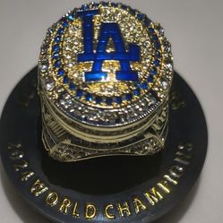 Dodgers World Series Rings ‼️These Are NOT the Cheap Stadium Giveaway Rings, These Are Much HIGHER QUALITY‼️