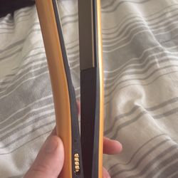 Hair Straighter 15$