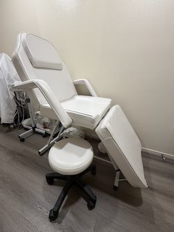 White Esthetic Facial Bed Chair with Stool