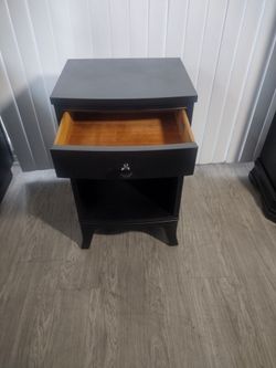 Nightstand/End Table