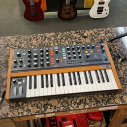 Behringer Synthesizer