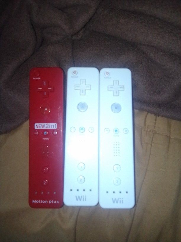 Nintendo Wii Controllers