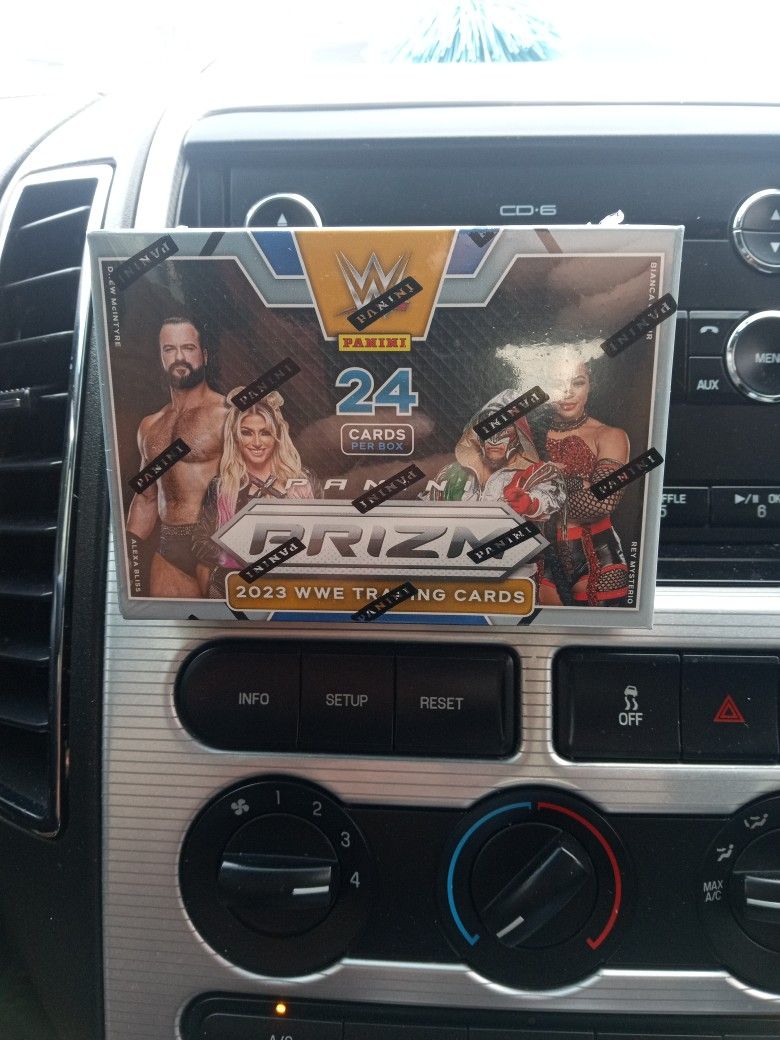 WWE Wrestling Box 24 Cards