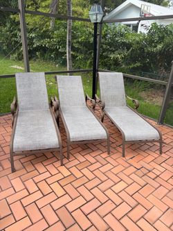 Pool Lounge Chairs