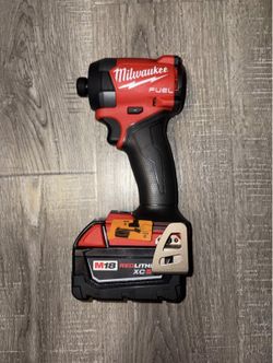 Milwaukee M18 Impact Driver / 5.0 Battery 