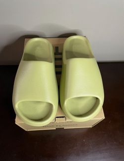 Yeezy Slide