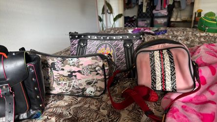 5 purses for sell