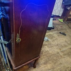 Beautiful Cherry Wood Jewelry Amore