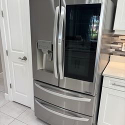 LG 28 cu. ft. InstaView® Door-in-Door® Refrigerator