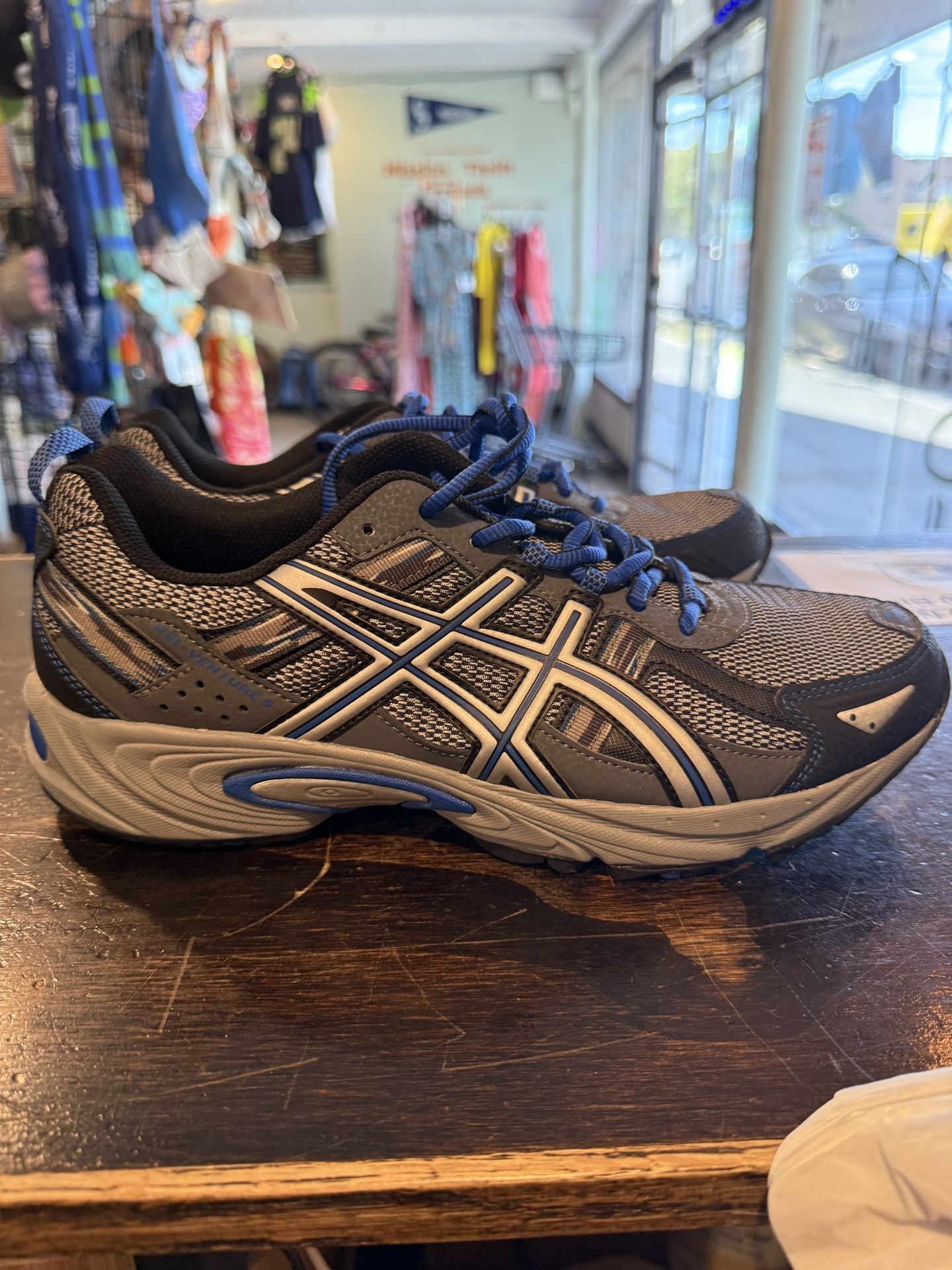 Asics Gel Venture Running Shoes Menโs Size 9.5