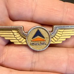 Vintage Delta Airlines Junior Pilot Wings Pin Brooch
