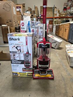 Shark Navigator ZU561 Upright Vacuum Cleaner - Red