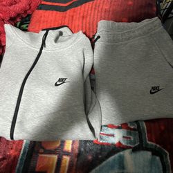 Nike Tech 