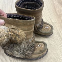 Pre-Owned KIDS Manitobah WINTER Snow BOOTS Rabbit Fur Snowy Owlette OAK BROWN Size C10