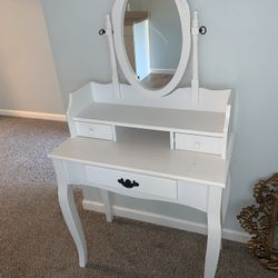 20$ Vanity Table Makeup Dressing Desk