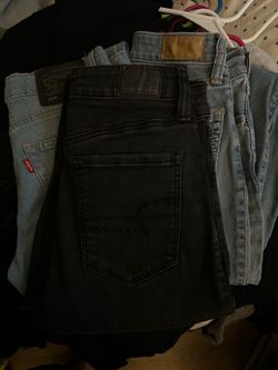 Clothes girls  Holllister size (00), American angle size (2) Levi’s(2)