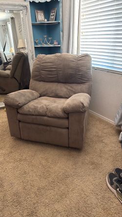 Recliner rocker