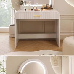 Vanity Table With Lighted Mirror