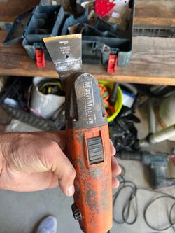 Vibrating tool
