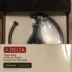 Delta towel ring