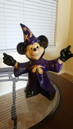 Mickey mouse statue