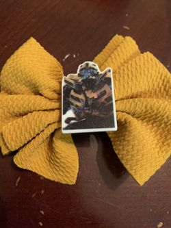 Bumblebee hair bow