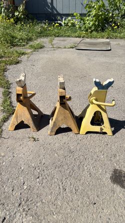 Jack stands