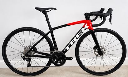 50cm 2022 Trek Emonda SL 5 Disc Full Carbon Road Bike Shimano 105 Lightweight Climbing Machine 🚴‍♂️  For sale is a beautiful 2022 Trek Émonda SL 5 Di