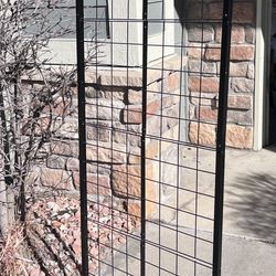 2’ X 5.5’ Gridwall Rolling Display Stand