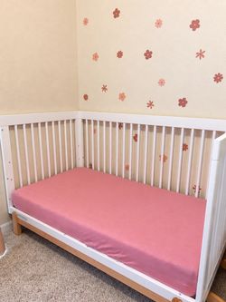 DELTA CHILDREN 4-1 baby crib & mattress