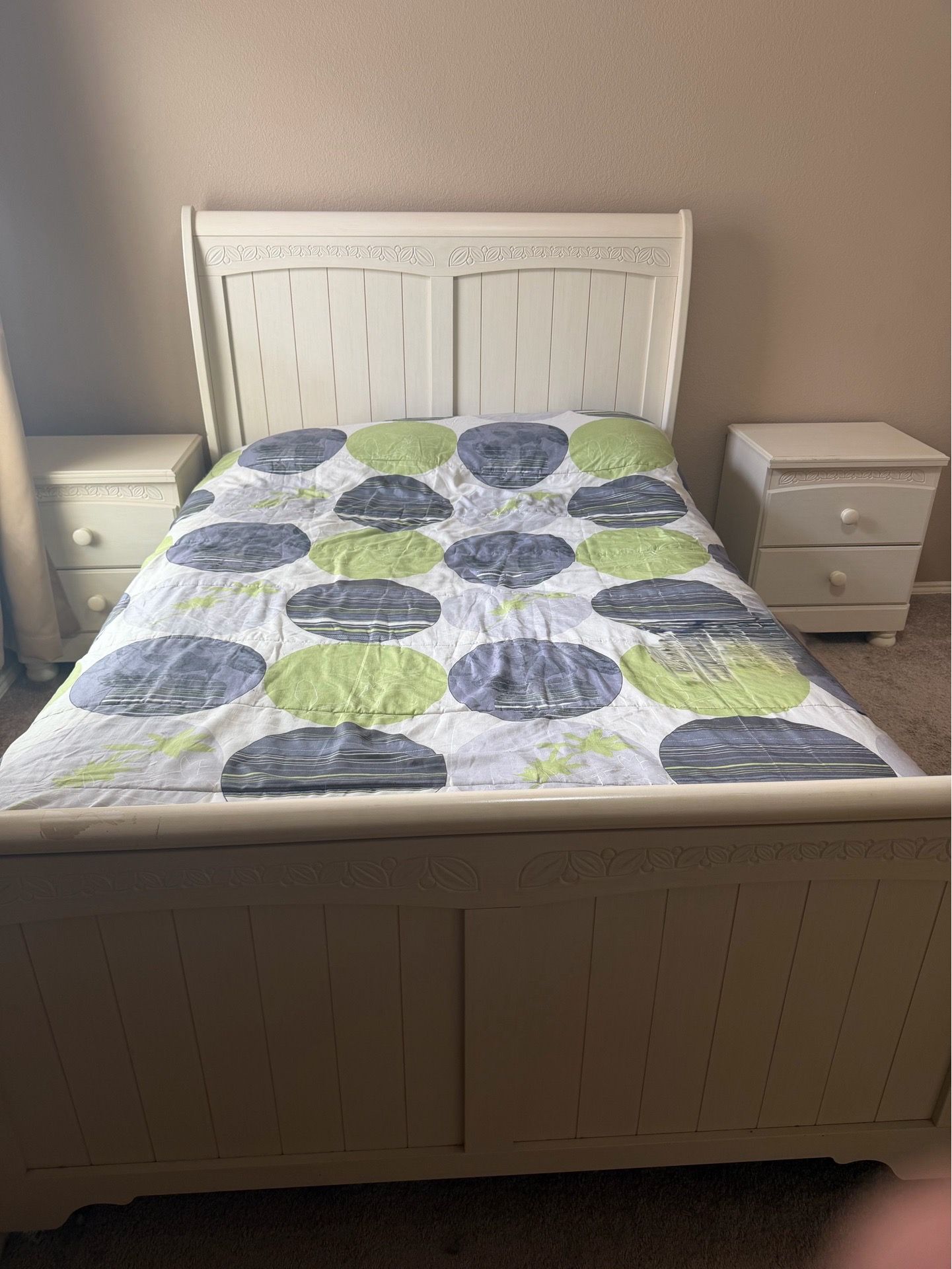 Full size bedroom set