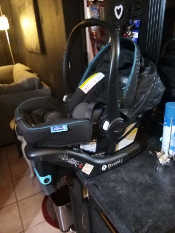 Graco Stroller For 3 And Car Seat With Base